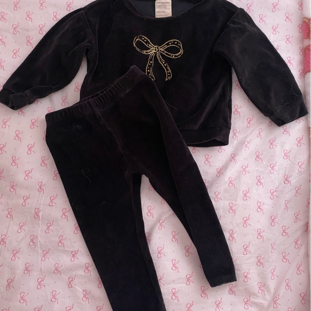 First Impressions Black and Gold Leggings